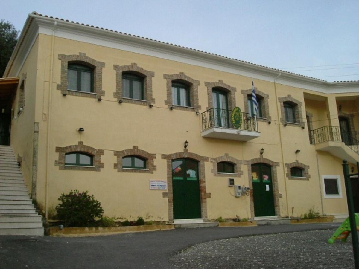 The Old Mansion Appartement Sinarádes Buitenkant foto